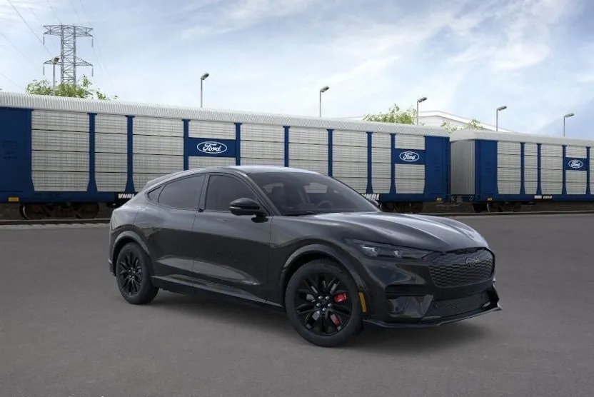 2025 Ford Mustang Mach-E Premium photo 1