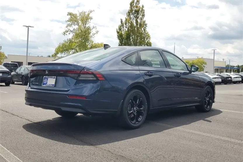 2025 Honda Accord SE photo 1