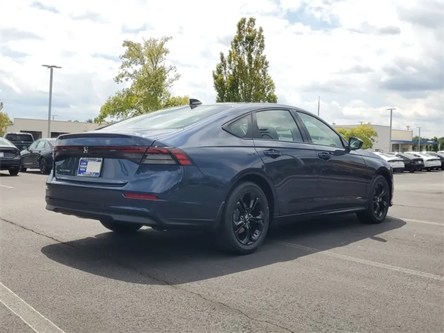 2025 Honda Accord SE photo 1