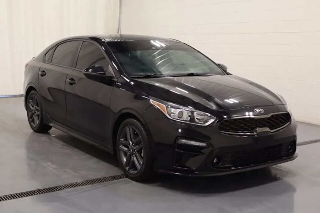 2021 Kia Forte GT-Line photo 1
