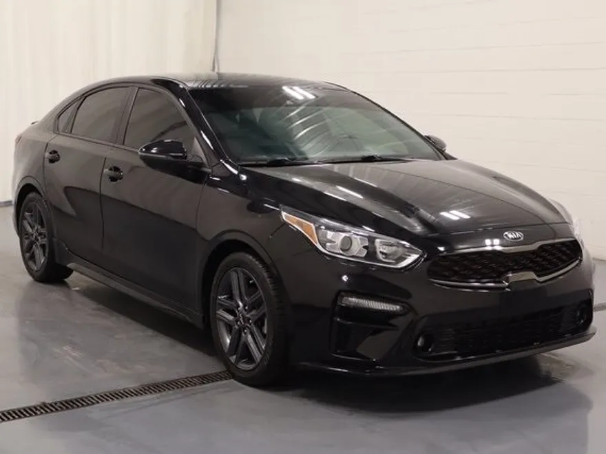 2021 Kia Forte GT-Line photo 1