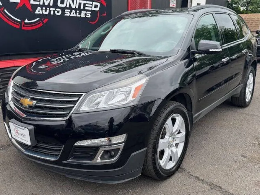 2017 Chevrolet Traverse 1LT photo 1
