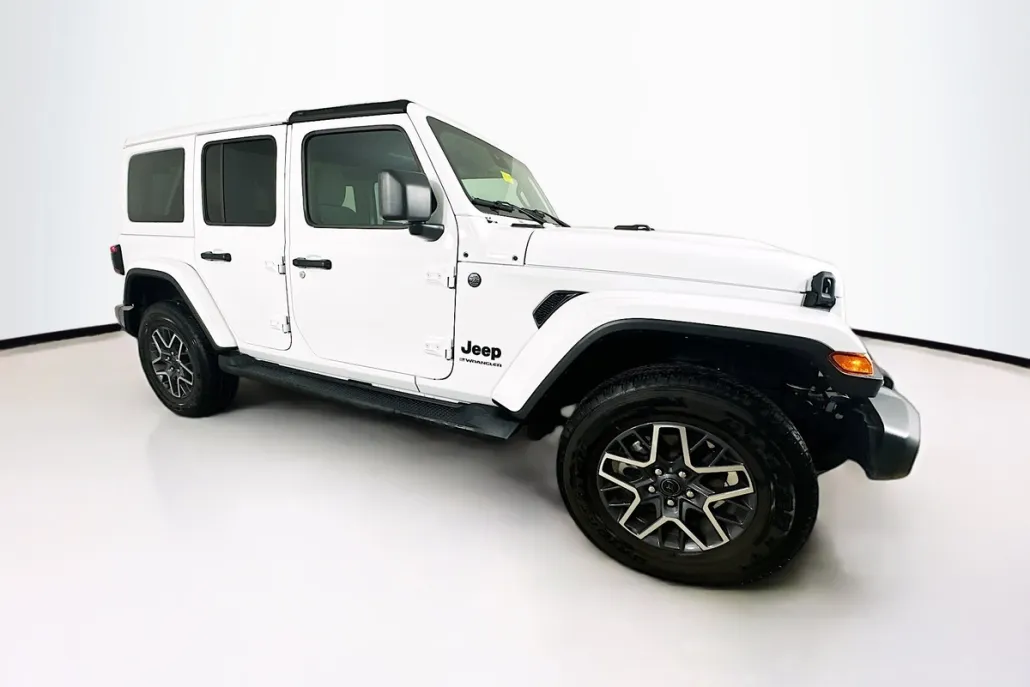 2025 Jeep Wrangler Sahara photo 1
