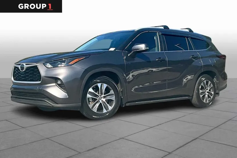 2024 Toyota Highlander XLE photo 1
