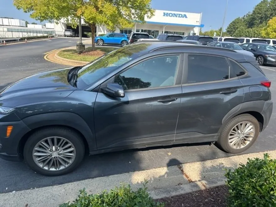 2021 Hyundai Kona SEL photo 1