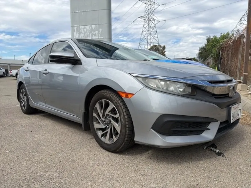 2018 Honda Civic EX photo 1