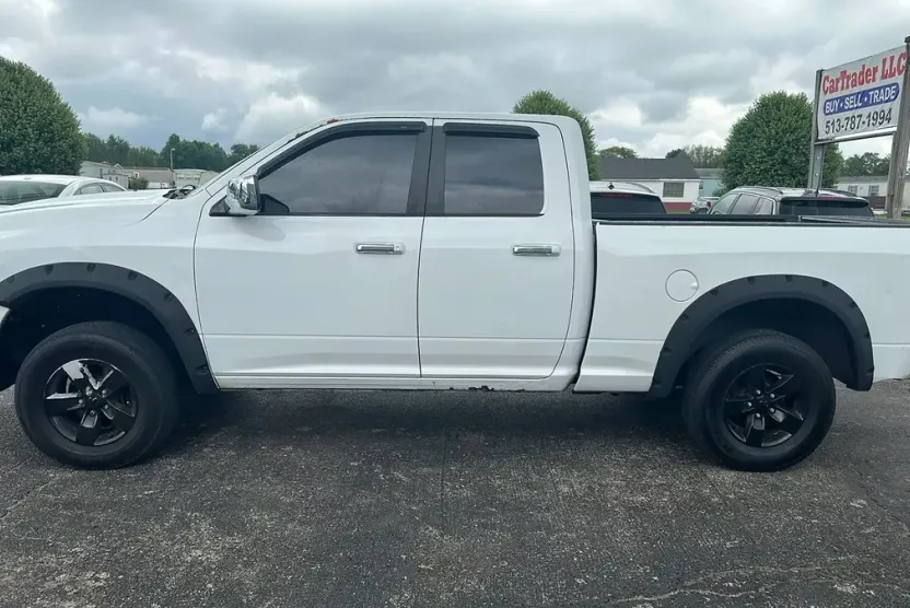 2012 Ram 1500 SLT photo 1