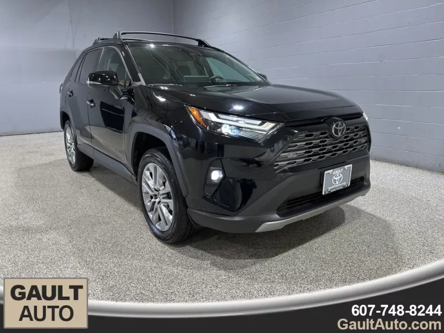 2023 Toyota RAV4 Limited photo 1
