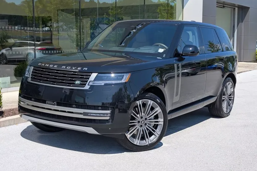 2025 Land Rover Range Rover SE photo 1