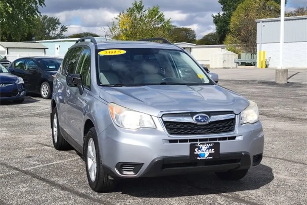 2015 Subaru Forester 2.5i Premium photo 1