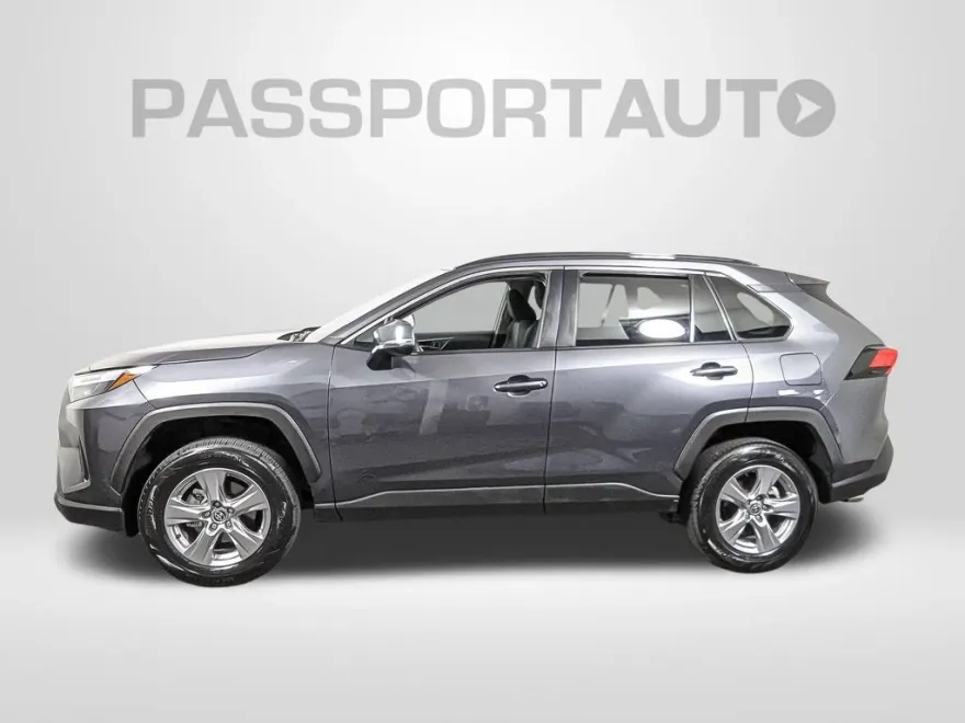 2024 Toyota RAV4 XLE photo 1