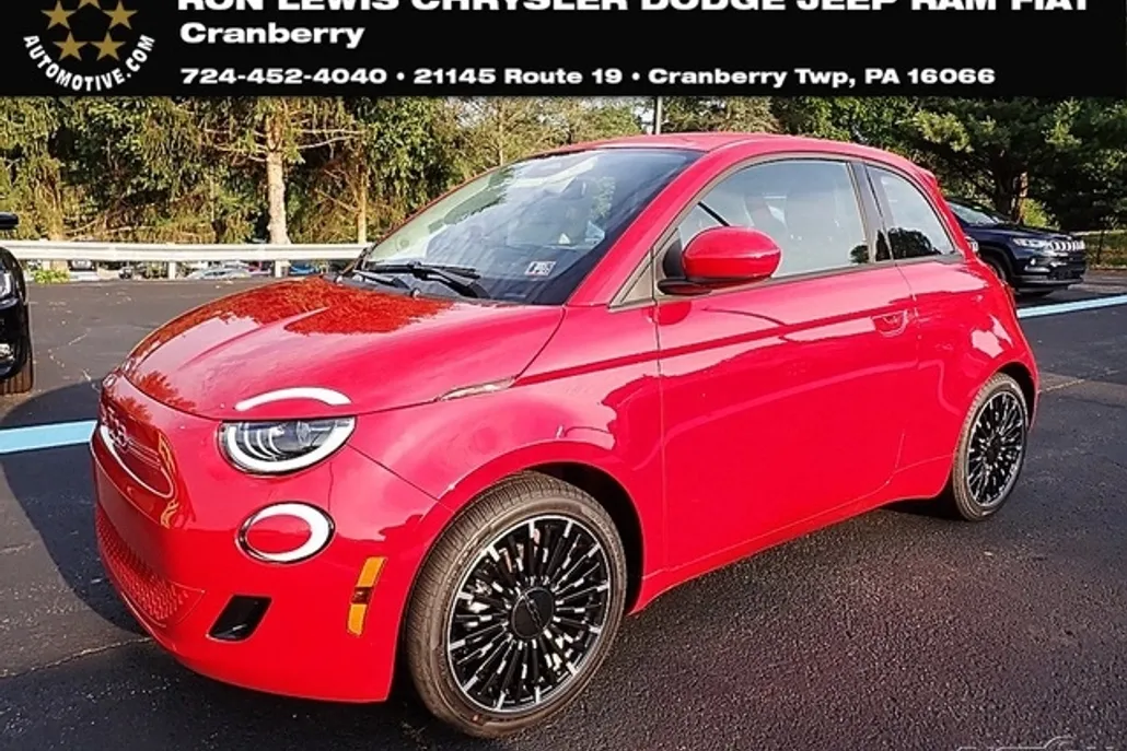 2024 Fiat 500e photo 1