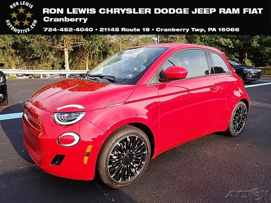 2024 Fiat 500e photo 1
