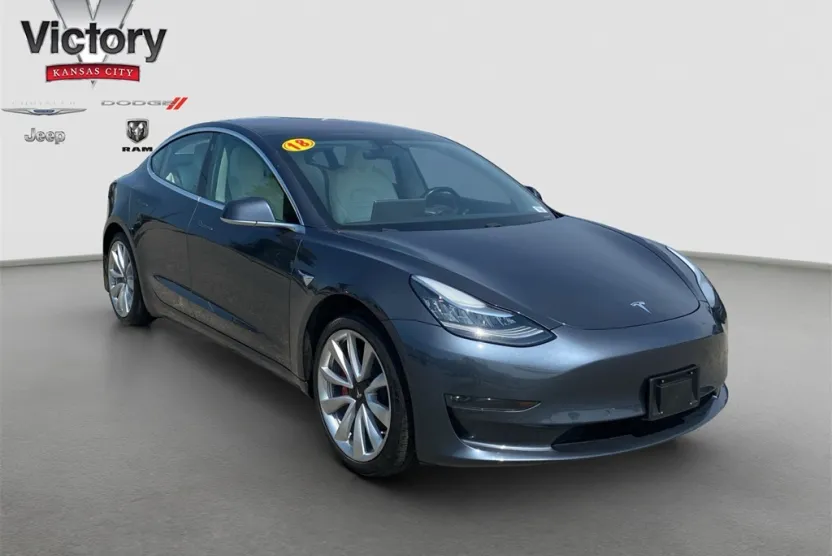 2018 Tesla Model 3 Long Range photo 1