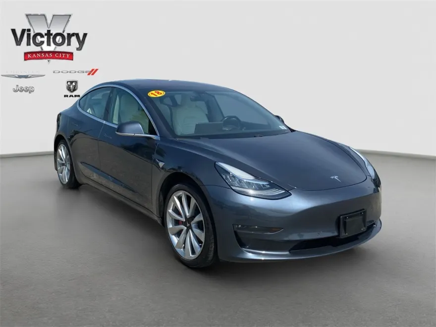 2018 Tesla Model 3 Long Range photo 1