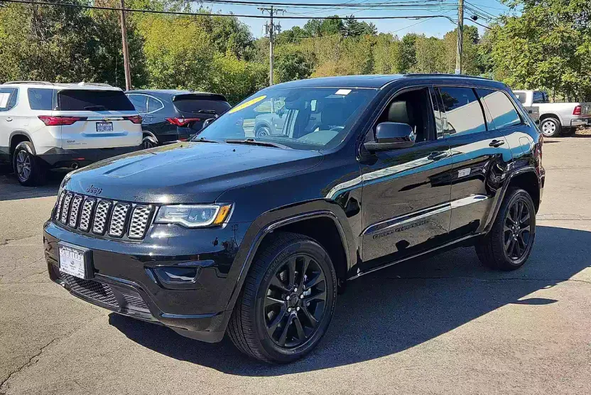 2022 Jeep Cherokee Laredo photo 1