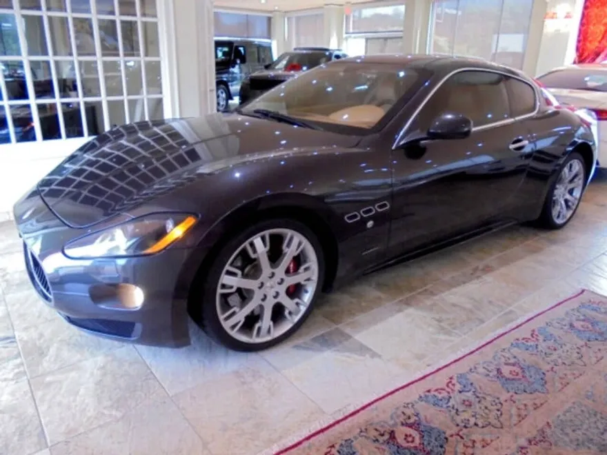 2009 Maserati Granturismo S photo 1