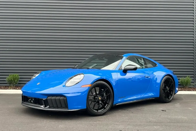 2025 Porsche 911 GTS photo 1