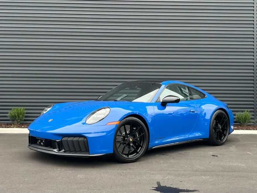 2025 Porsche 911 GTS photo 1
