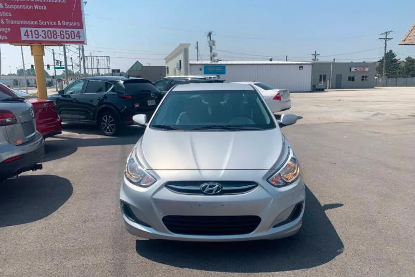 2017 Hyundai Accent SE photo 1