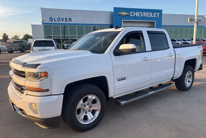 2018 Chevrolet Silverado 1500 LT2 photo 1