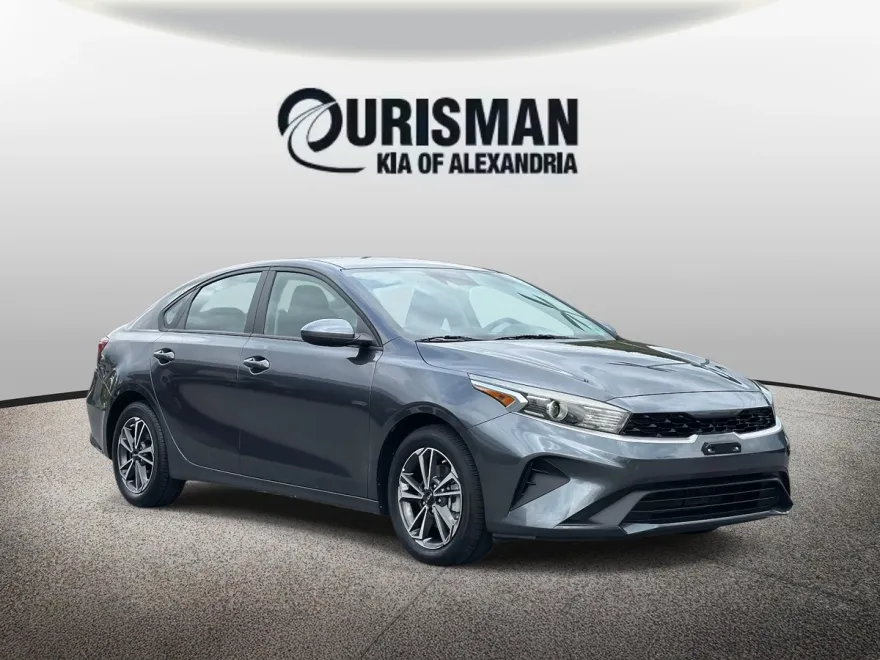 2023 Kia Forte LXS photo 1
