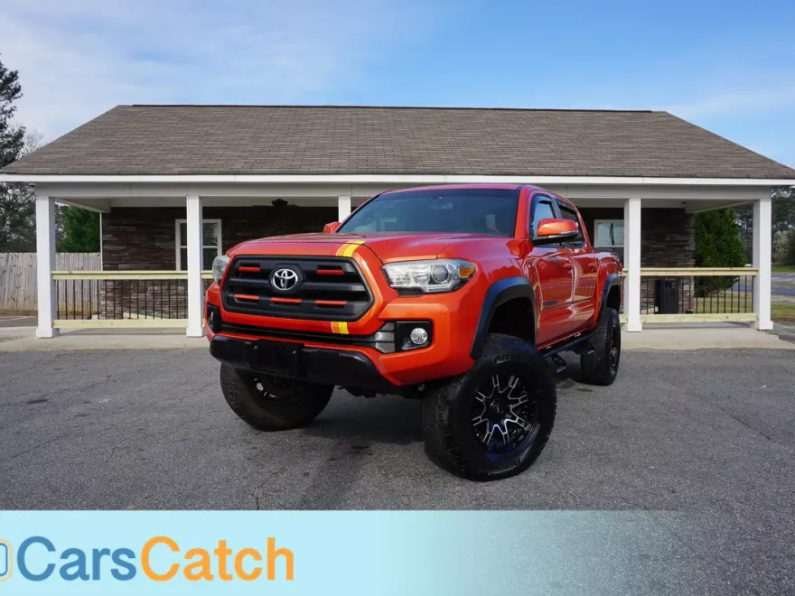 2016 Toyota Tacoma TRD photo 1