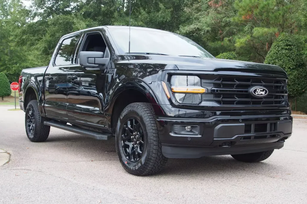 2025 Ford F-150 XLT photo 1