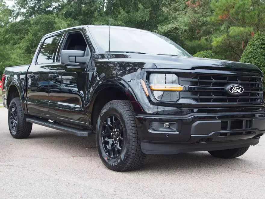 2025 Ford F-150 XLT photo 1