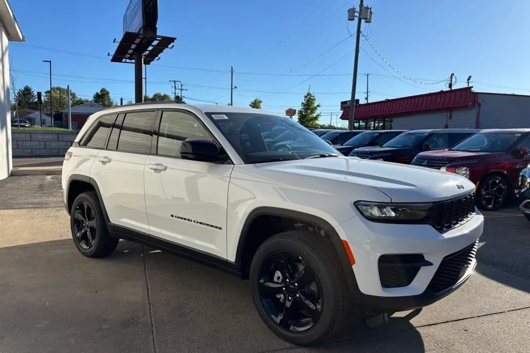 2025 Jeep Grand Cherokee Altitude X photo 1