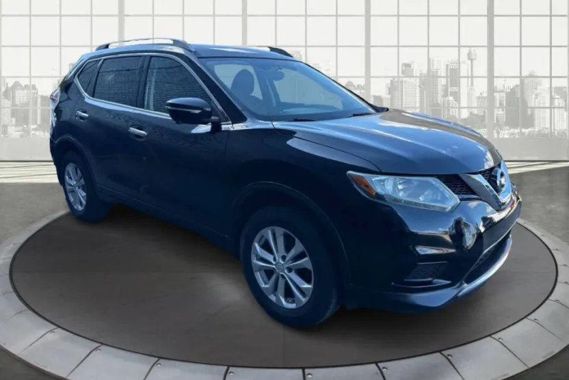 2014 Nissan Rogue SV photo 1