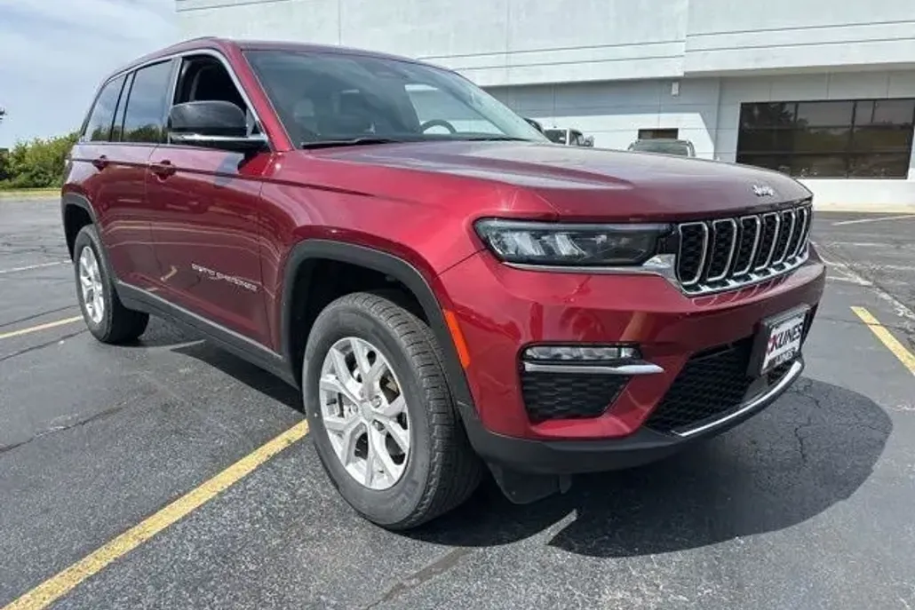 2023 Jeep Grand Cherokee Limited photo 1