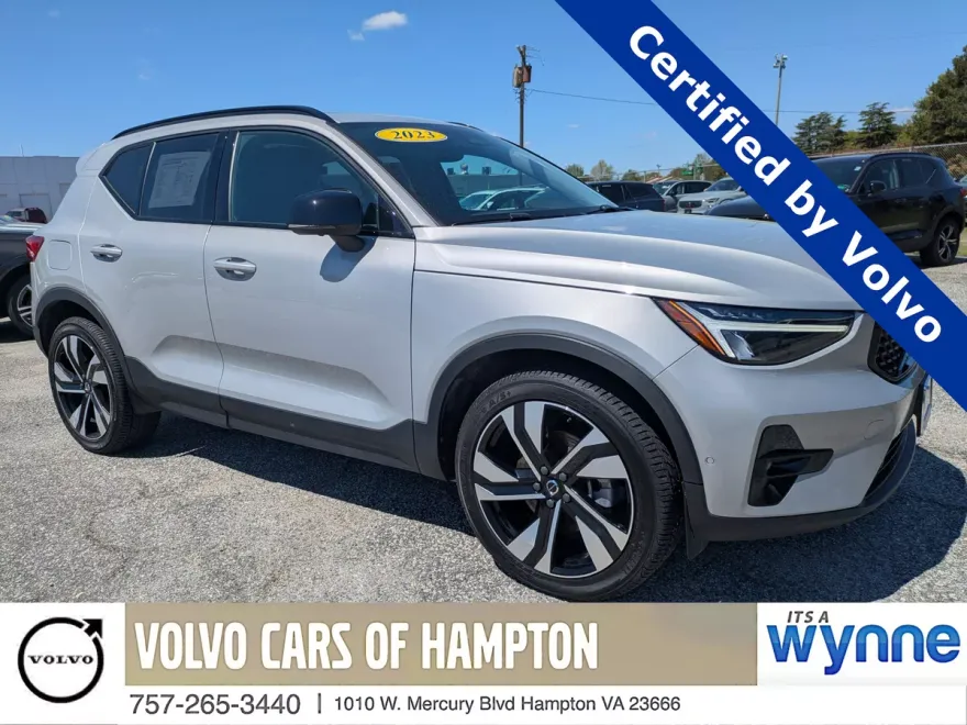 2023 Volvo XC40 AWD Plus photo 1