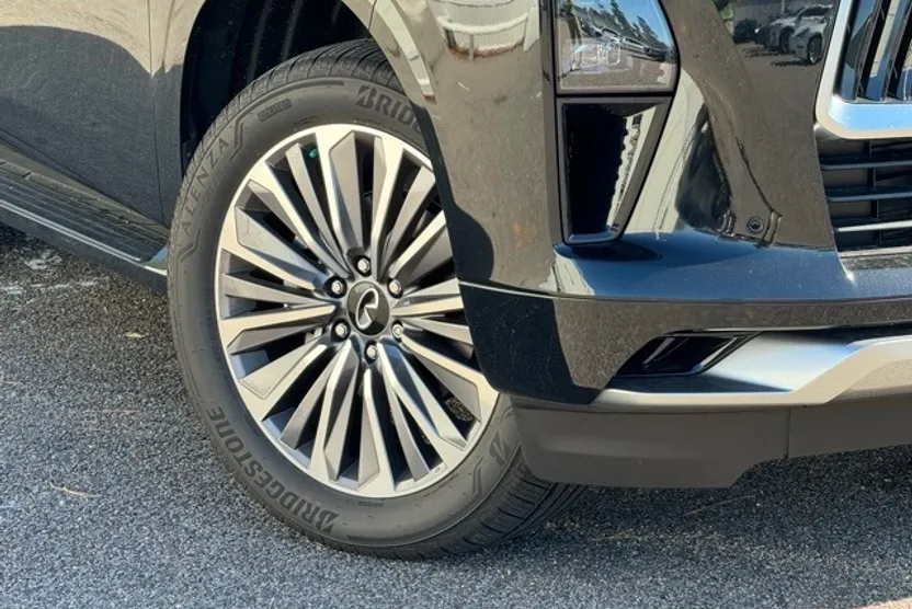 2025 Infiniti QX80 Sensory photo 1
