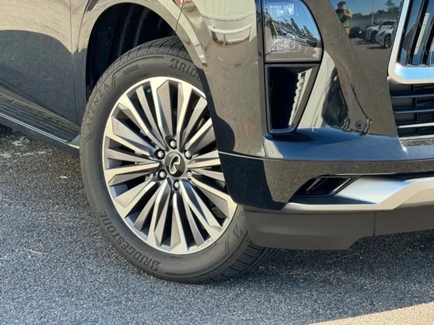2025 Infiniti QX80 Sensory photo 1