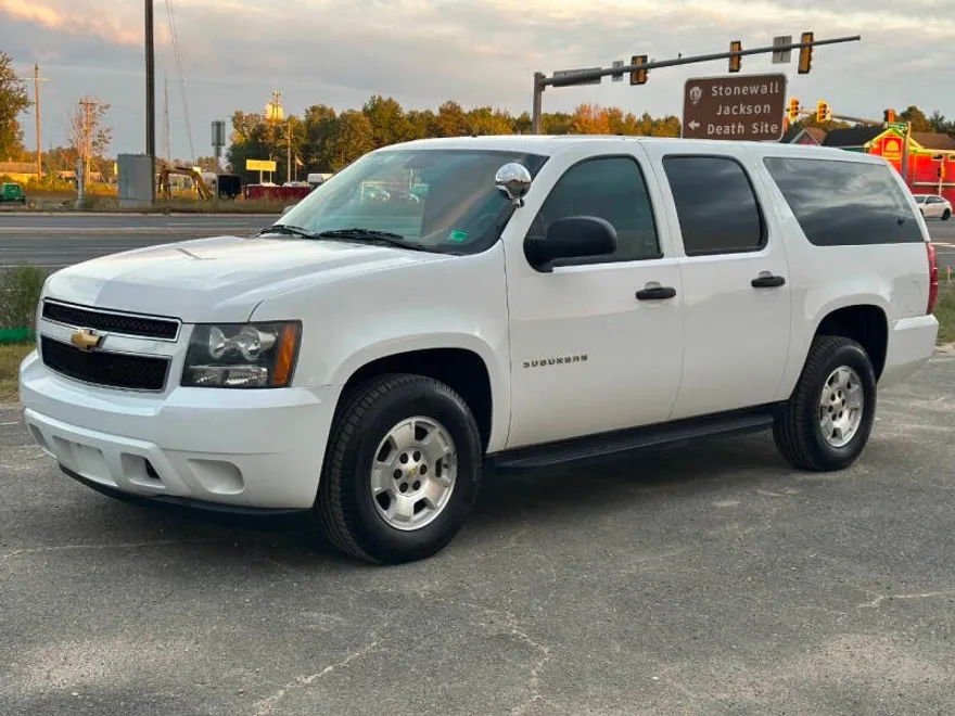 2014 Chevrolet Suburban photo 1