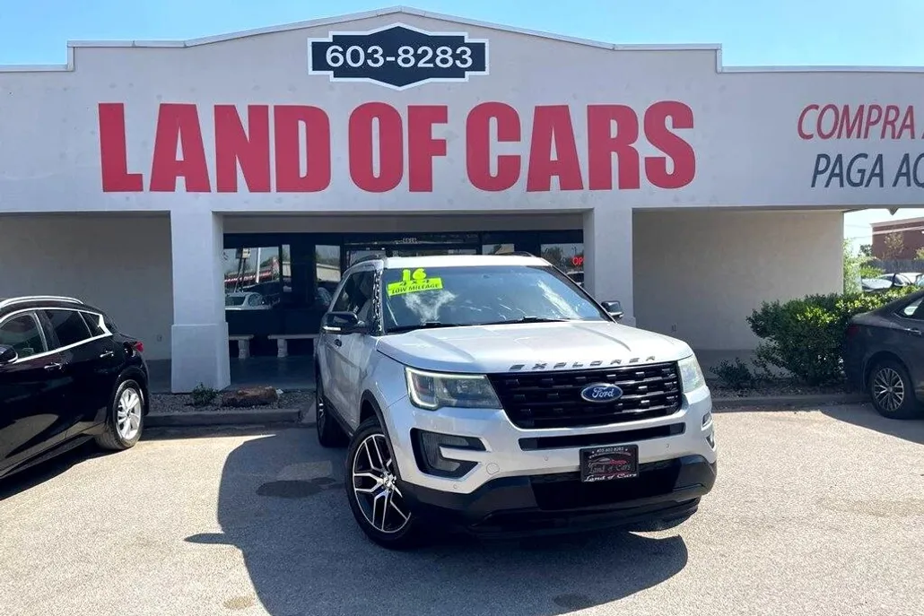 2016 Ford Explorer Sport photo 1