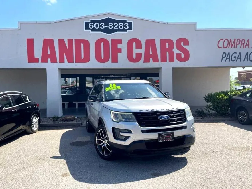 2016 Ford Explorer Sport photo 1