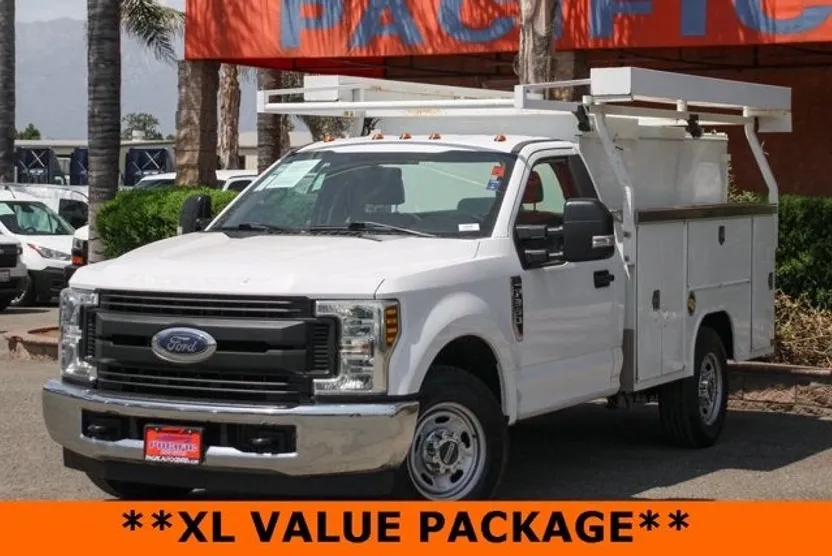 2018 Ford F-350 photo 1