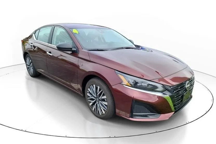 2024 Nissan Altima 2.5 SV photo 1