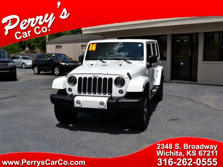 2016 Jeep Wrangler Unlimited Sahara photo 1