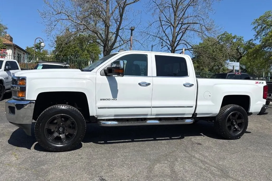 2016 Chevrolet Silverado 2500HD LTZ photo 1