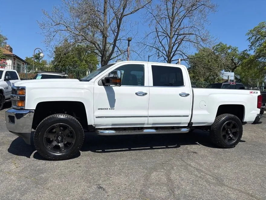 2016 Chevrolet Silverado 2500HD LTZ photo 1