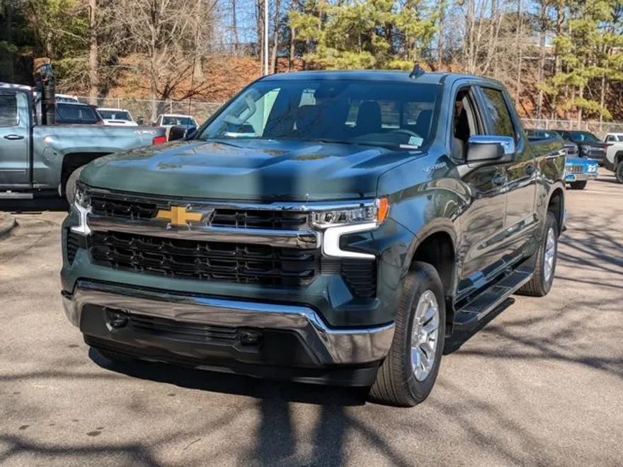 2025 Chevrolet Silverado 1500 LT photo 1