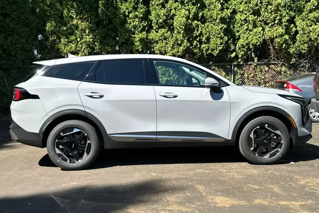 2026 Kia Sportage Hybrid S photo 1
