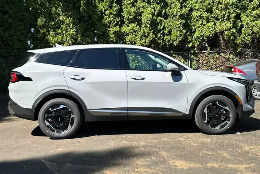 2026 Kia Sportage Hybrid S photo 1