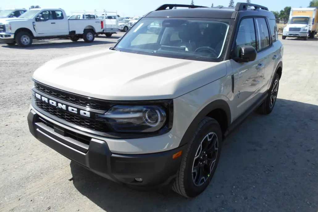 2025 Ford Bronco Sport Outer Banks photo 1