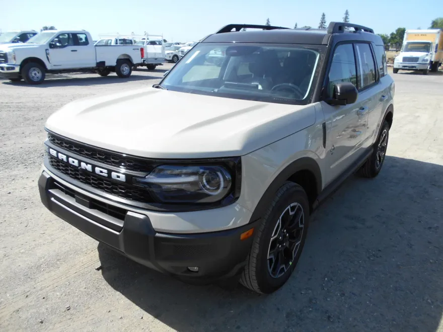 2025 Ford Bronco Sport Outer Banks photo 1