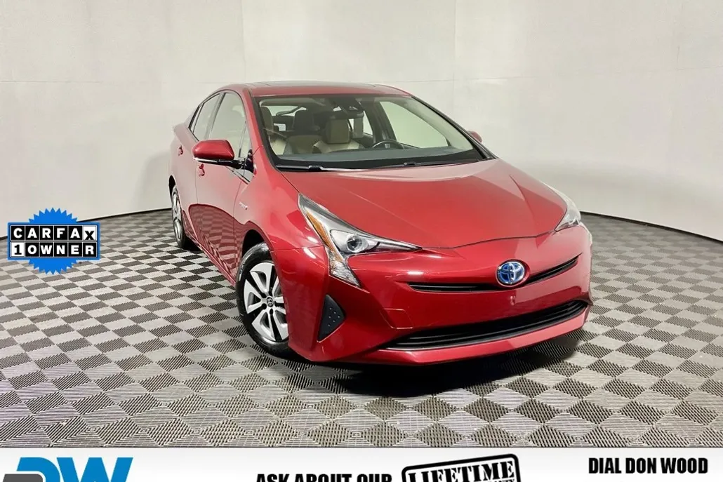2017 Toyota Prius Two photo 1