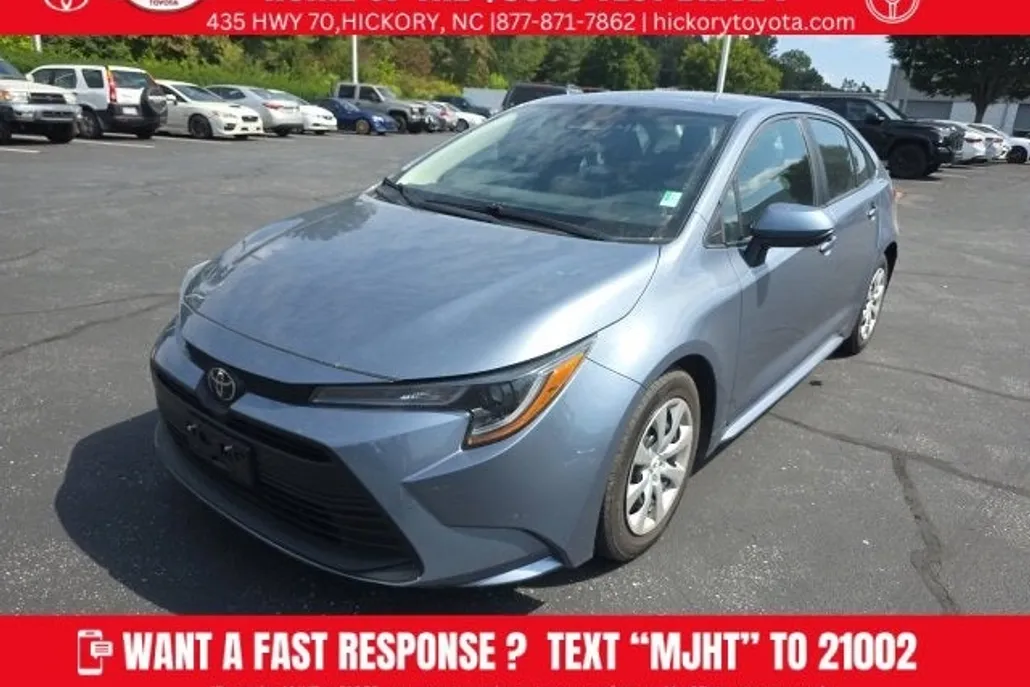 2024 Toyota Corolla LE photo 1